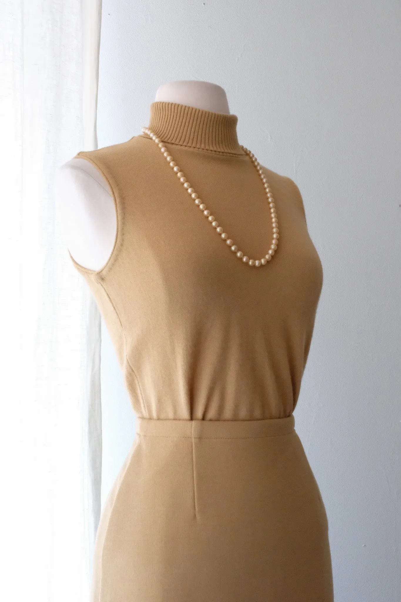 Chic 1960's Camel Two-Piece Knit Set / Sz M