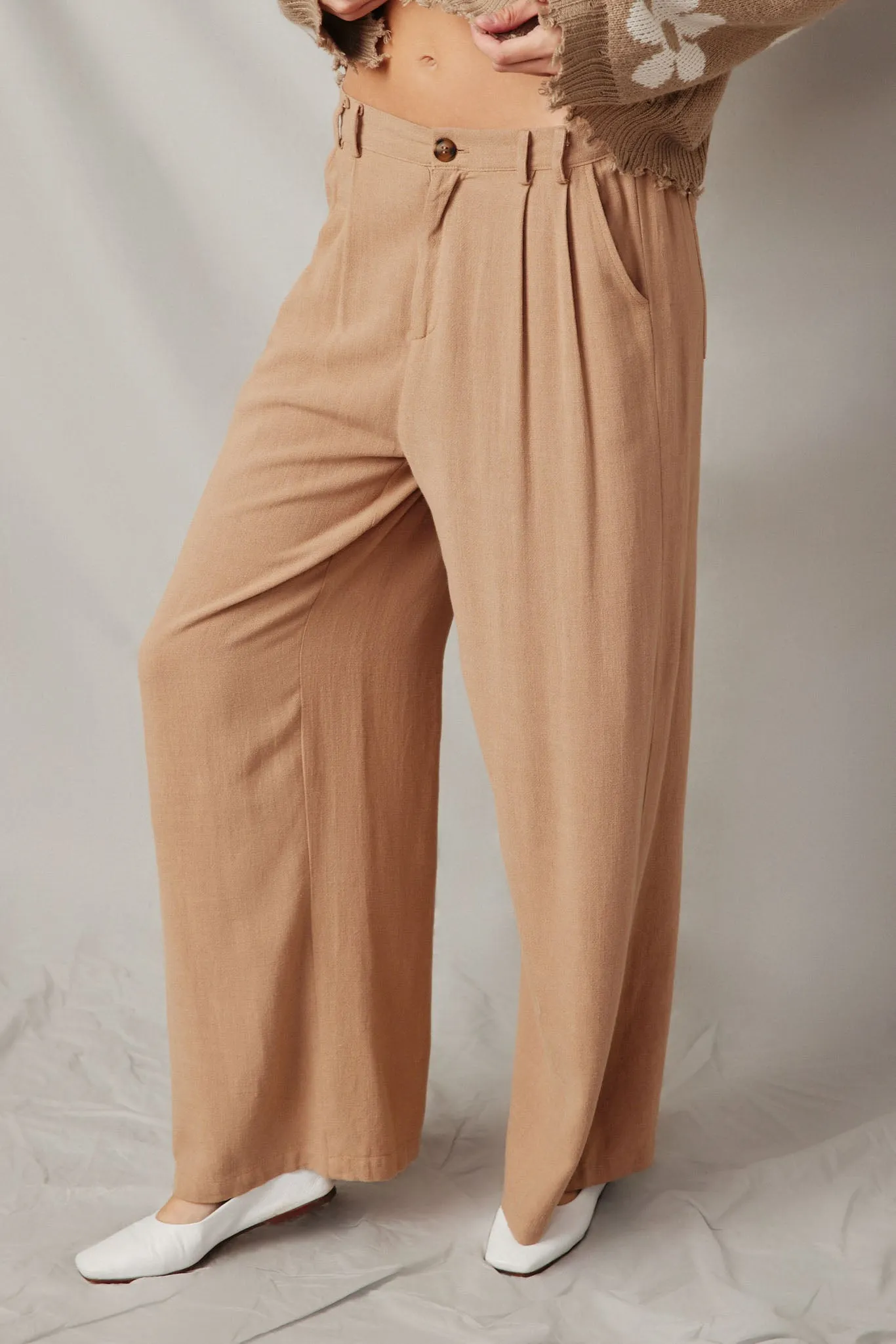 Pleat Detail Textured Wideleg Pants